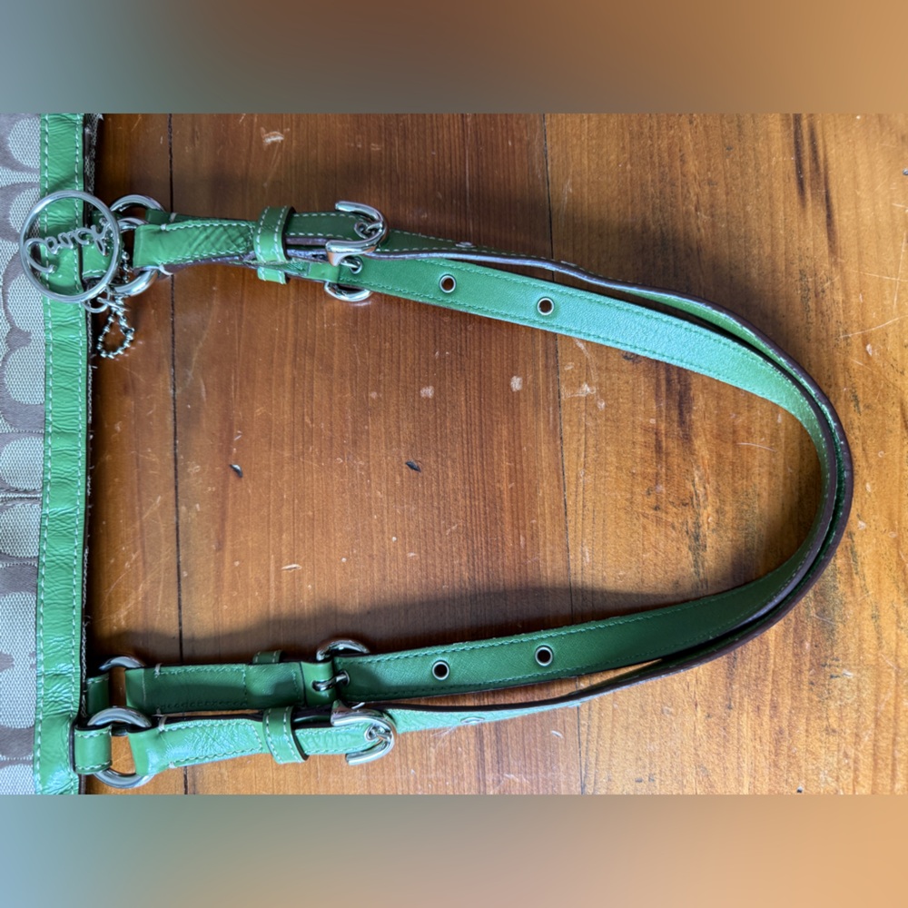 Coach Green Adjustable Shoulder Bag with Signature Design - Picture 6 of 6